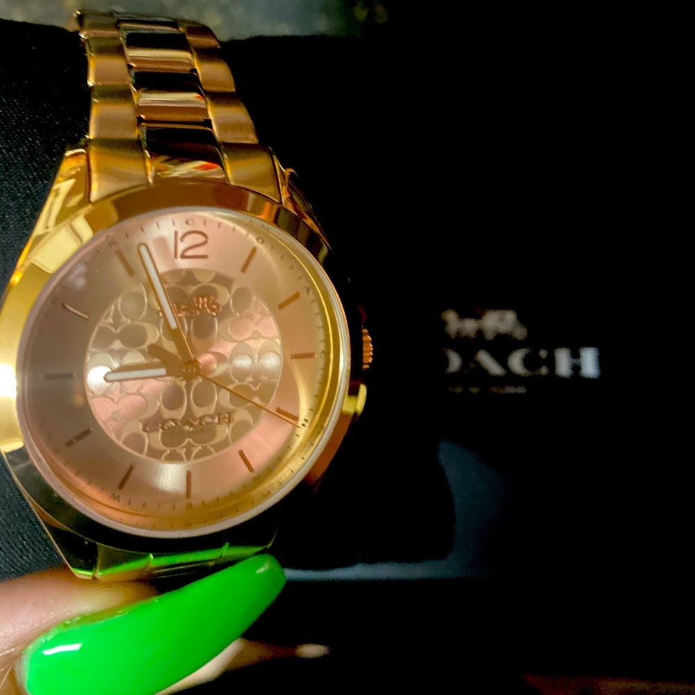 Women Coach Watch - Picture 1 of 1